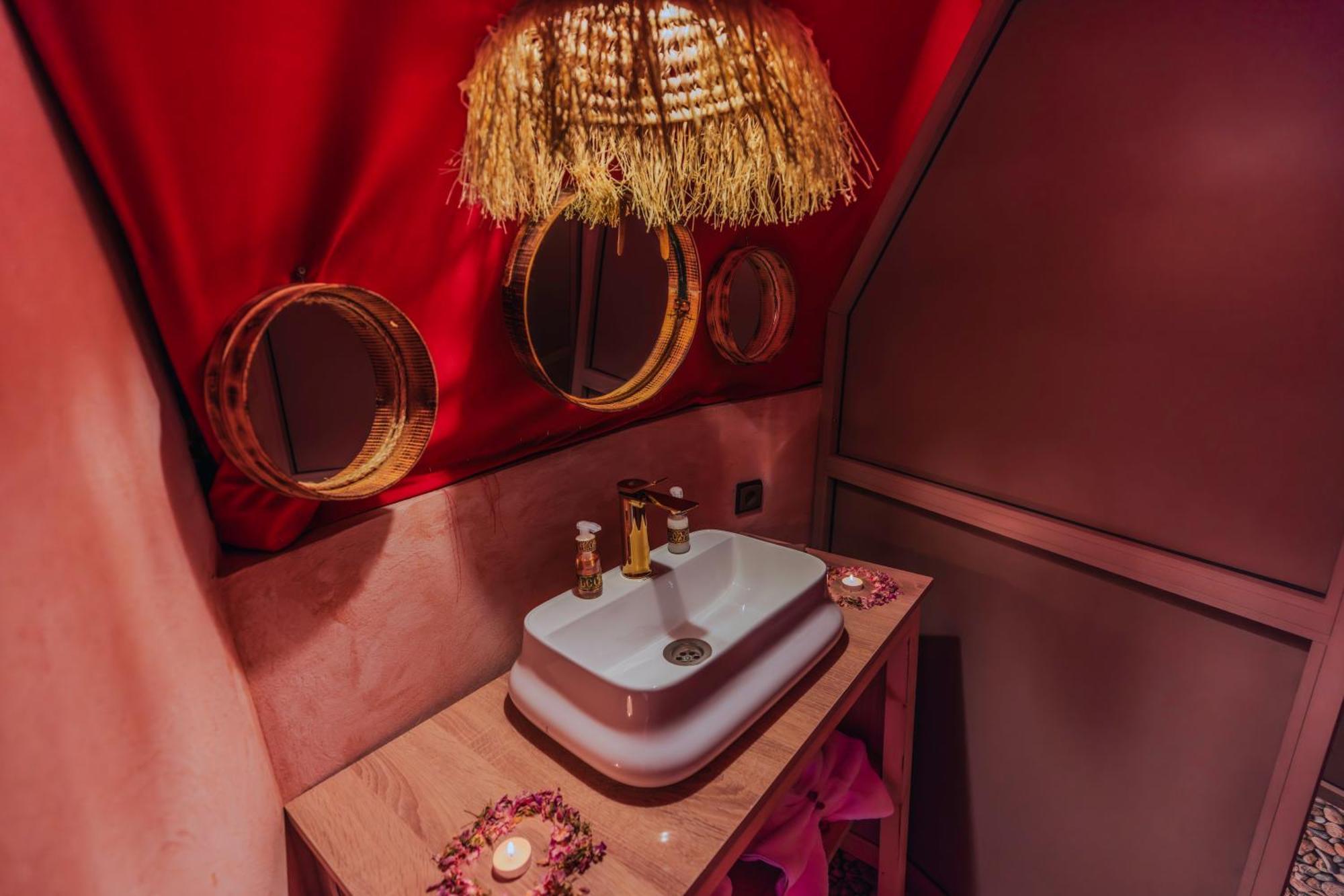 Unique Desert Camp Luxury tent *